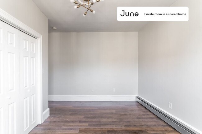 Building Photo - Room in Shared 4 bed/1.5 bath home