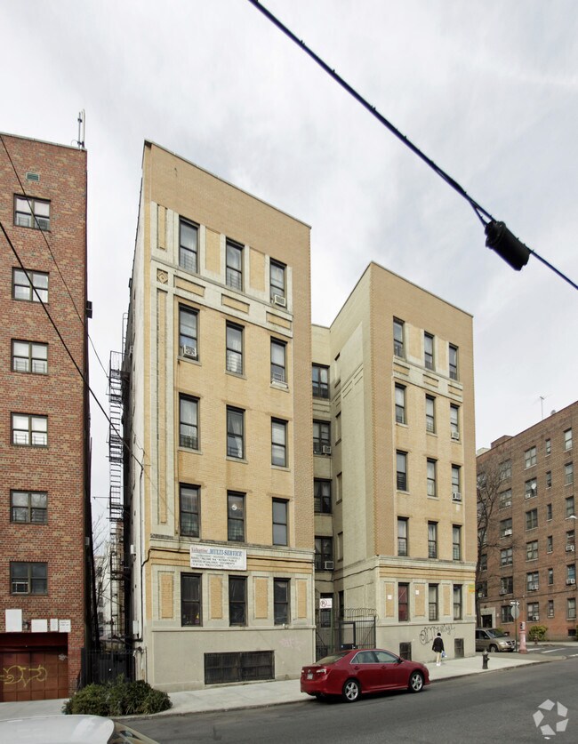 Building Photo - Moshulu Arms 7