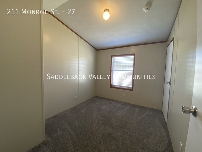 Building Photo - 211 Monroe St