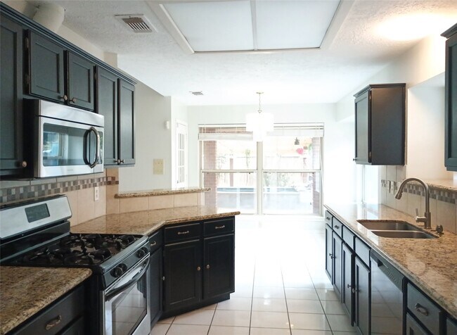Building Photo - 16355 Flint Run Way