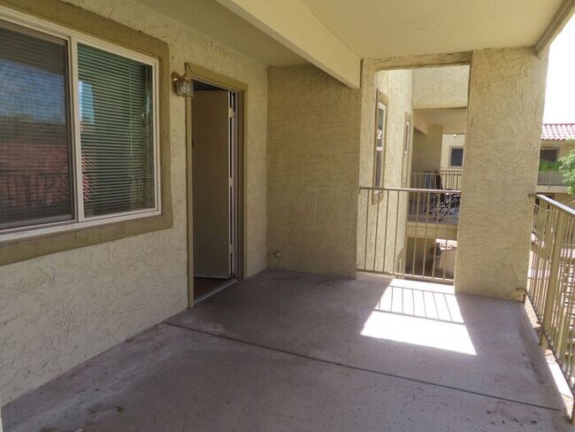 Building Photo - North Mesa 2 Bedroom 2 Bath Condo in Gated Community