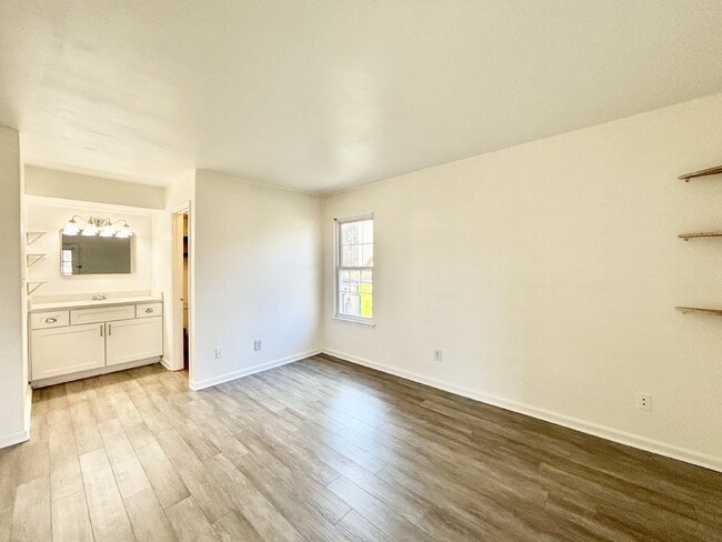 Building Photo - Gorgeous Updated Condo In Virginia Beach!