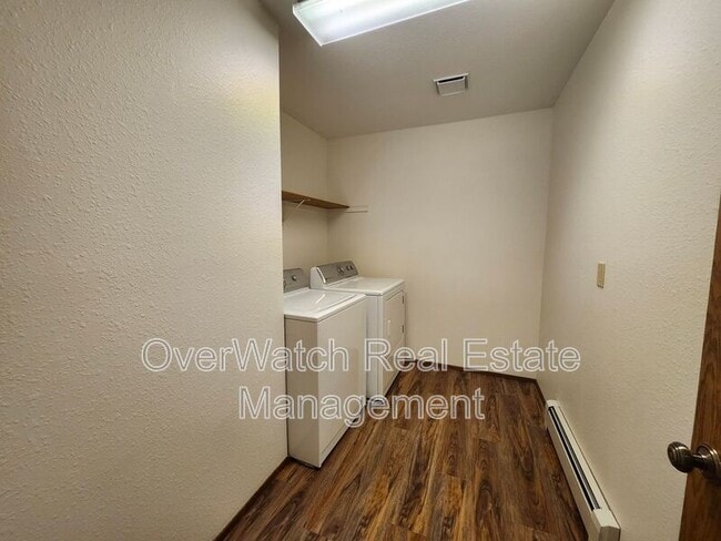 Building Photo - 1932 Beaver Pl