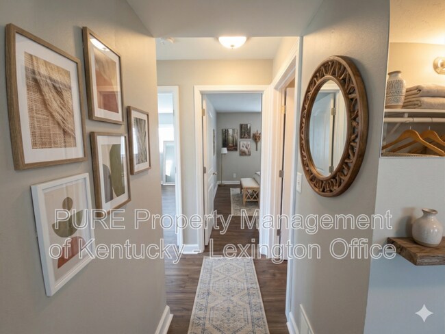 Building Photo - 444 Schenkel Ln