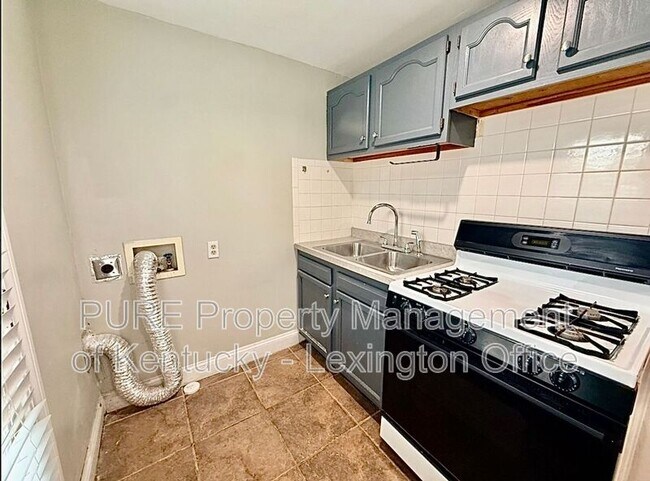 Building Photo - 168 Woodland Ave