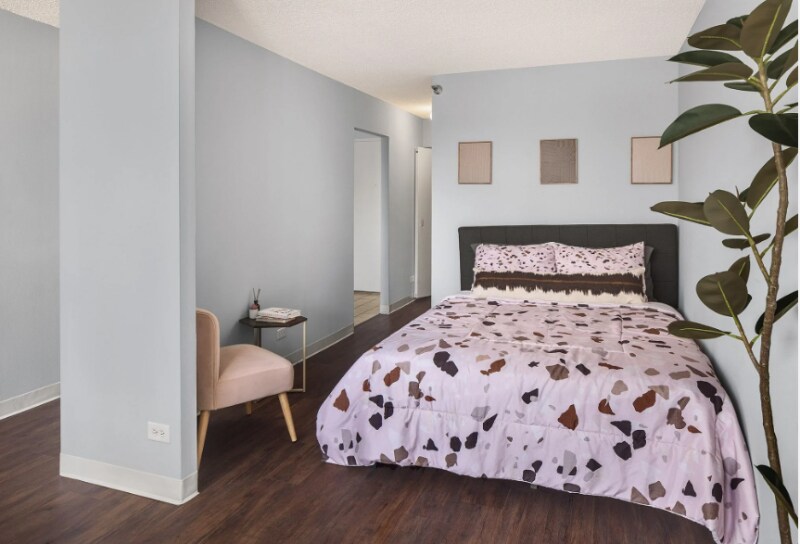 Building Photo - 449 E Ohio St