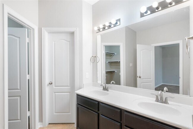 Building Photo - 217 Orchard Hill Trail