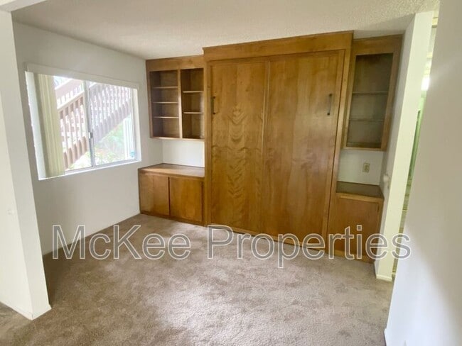 Building Photo - 8628 Via Mallorca Via