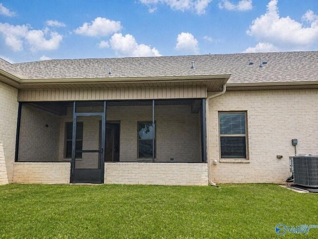 Building Photo - 111 Farmall Ln