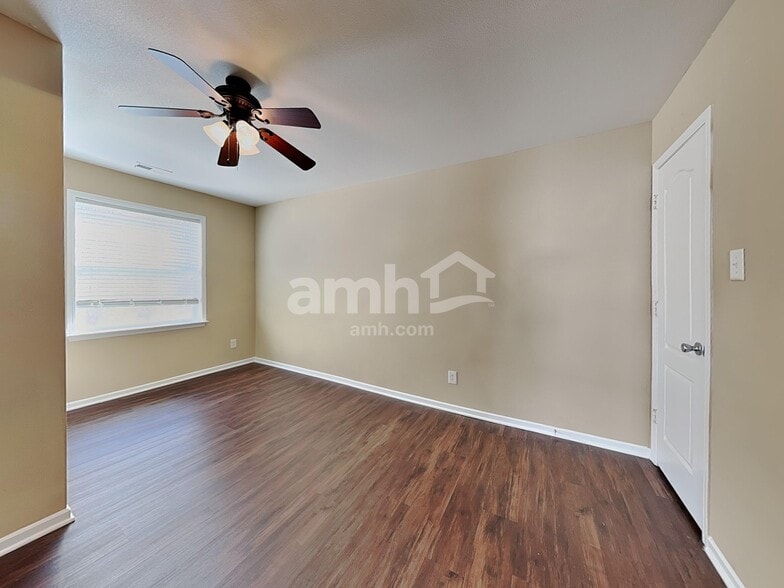 Building Photo - 4112 Lakewood Glen Dr