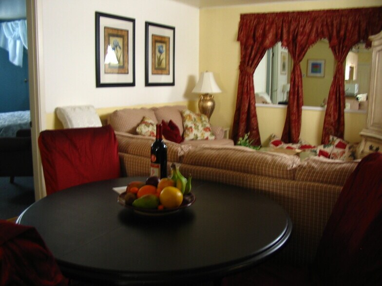 Building Photo - 2732 Eldridge Ave