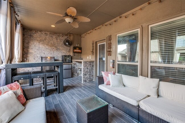 Building Photo - 5707 Headquarters Dr