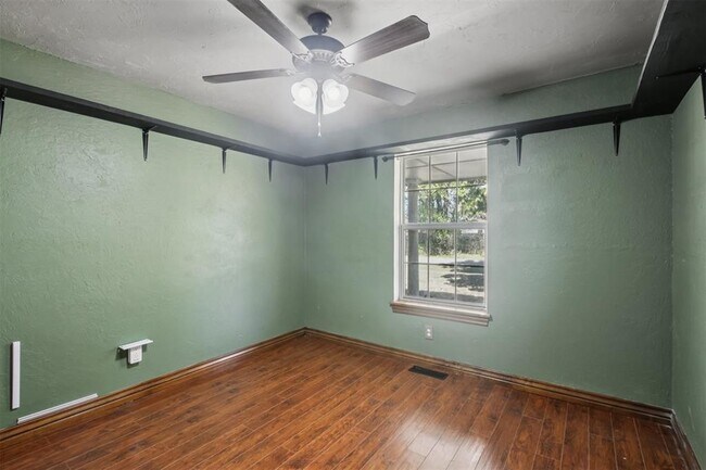 Building Photo - 10516 NW 16th St