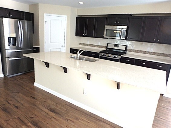 Building Photo - 248 Rolling Meadows Dr