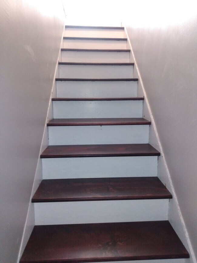 Building Photo - SR 398-400 Sunset Dr