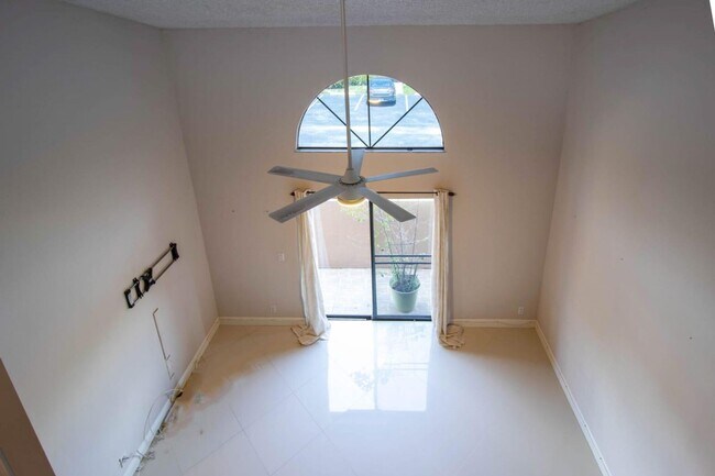 Building Photo - 2358 NW 37th Ave