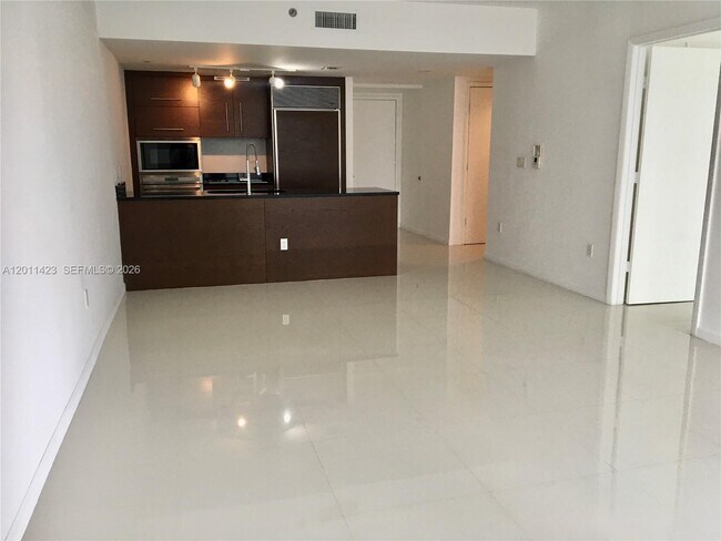 Building Photo - 475 Brickell Ave