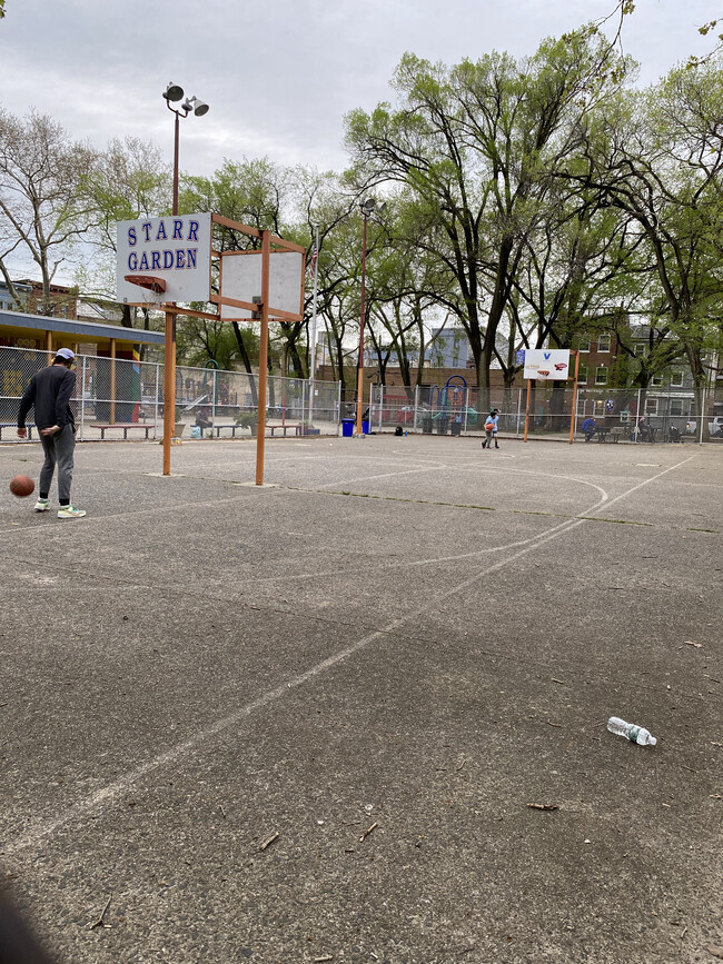 Basketball court, playground (250 ft) - 722 Lombard St