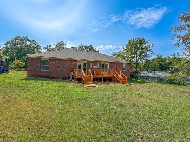 Building Photo - 906 N.46th Street-
