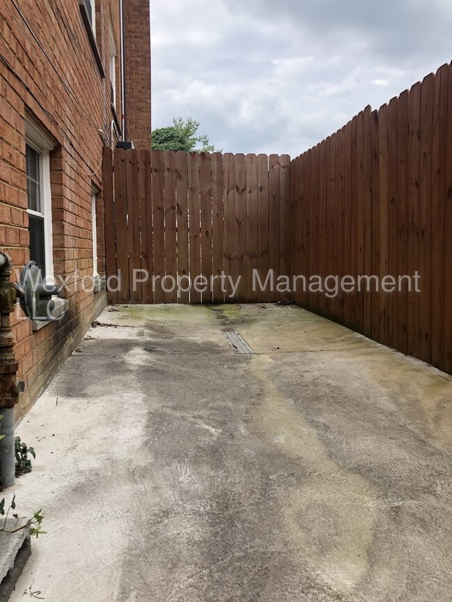 Building Photo - 7036 Eastern Ave NW