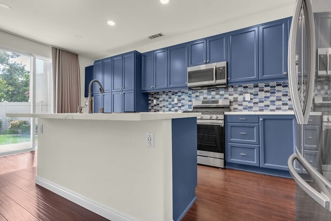 Building Photo - 6826 E Horizon Dr