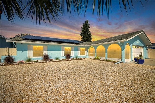 Building Photo - 1015 Spindle Palm Way