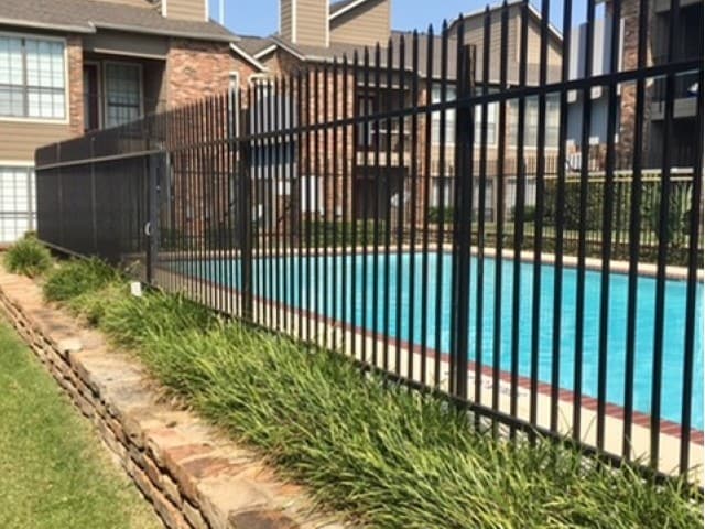 Three sparkling pools! - EAST POINT