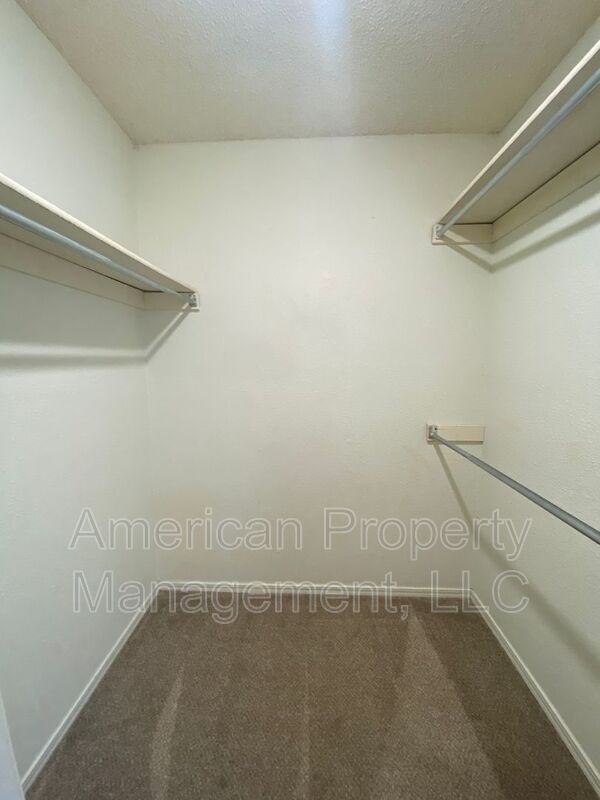 Building Photo - 2303 W Quantico St