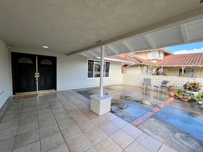 Building Photo - Rare 4 Bedroom pool home available in Cypress