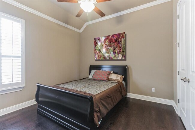 Building Photo - 5900 Lipan Apache Bend