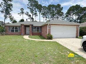 Building Photo - Charming 3-Bedroom Home in Hidden Estates Minutes from Navarre Beach!