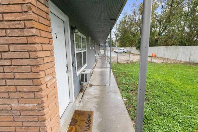 Building Photo - 7813 Detroit St