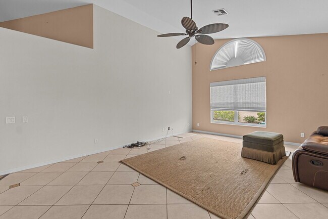 Building Photo - 1040 Bay Harbor Dr