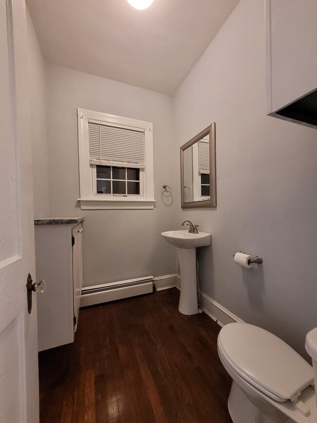 Building Photo - 115 Walnut St