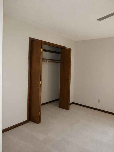 Building Photo - 1702 Maynard Dr