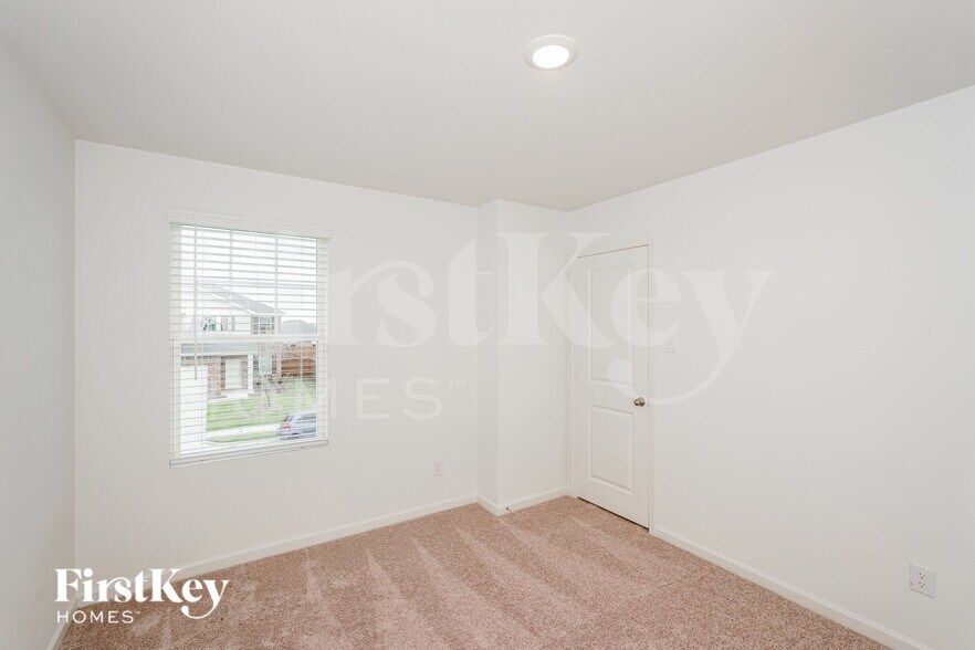 Building Photo - 1804 Sandlin Dr