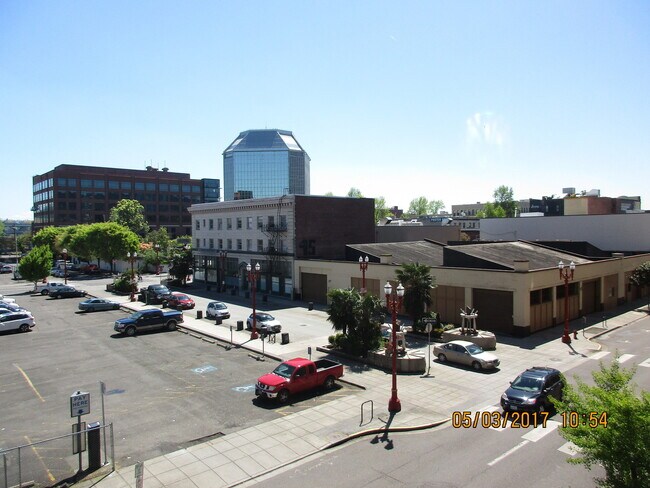 Building Photo - 411 NW Flanders St