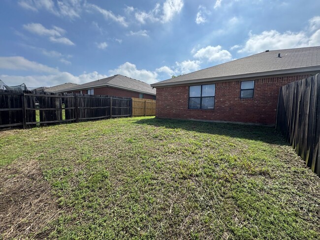 Building Photo - 311 Cedar Ridge Dr