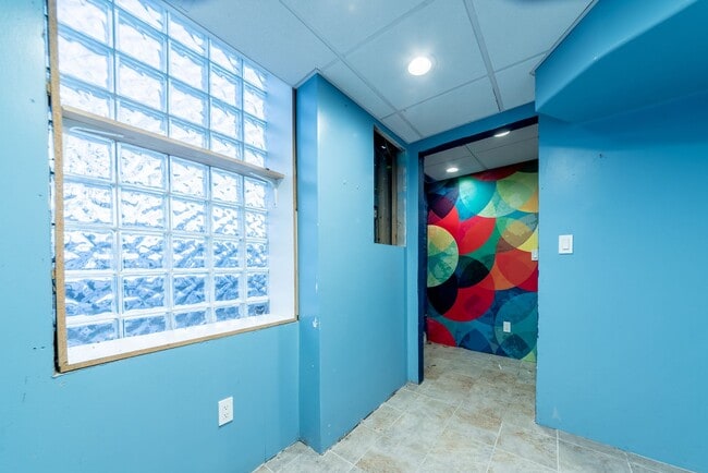 Building Photo - Available August 2026 - 2 Bedroom Home w/ LOADS of Character & Central AC Throughout!