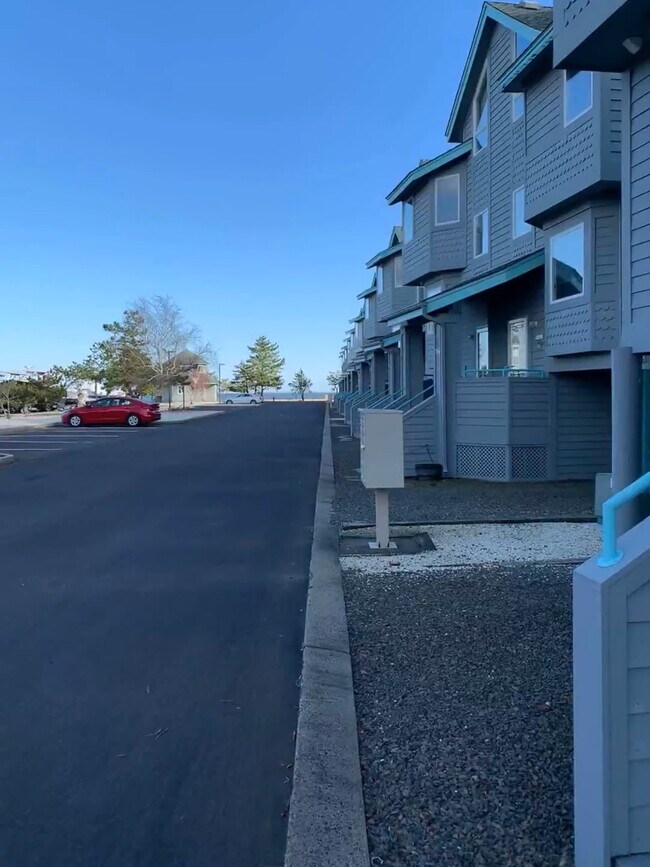 Building Photo - 19 Grand Bay Harbor Dr
