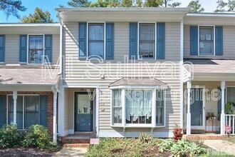 Building Photo - 118 Forest Oaks Dr