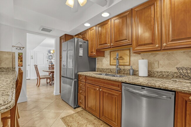 Building Photo - 3546 S Ocean Blvd