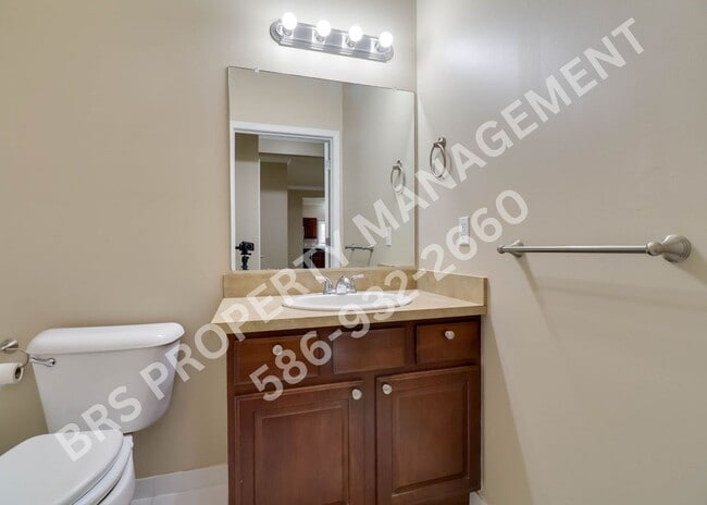 Building Photo - Ground Floor 2 BR, 2 BA condo with attached garage