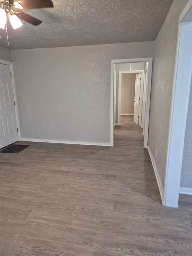 Building Photo - Newly updated Cottage style home in Lawton...