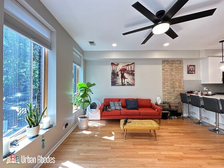 Building Photo - 1424 N Bosworth Ave