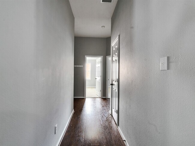 Building Photo - 18011 Outback Lakes Tr