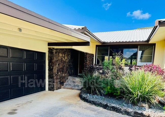 Building Photo - 254A Kuliouou Rd