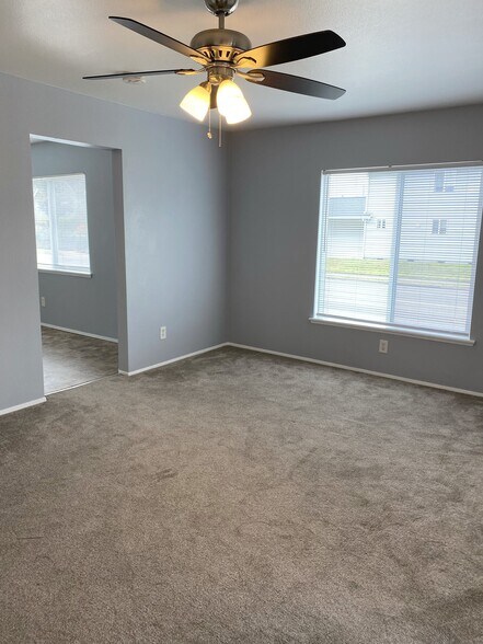 08_frontroom - 1502 S M St