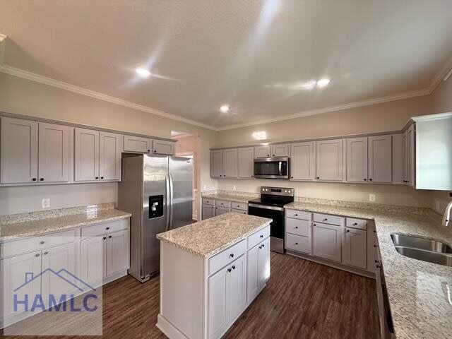 Building Photo - 117 White Oak Dr NE