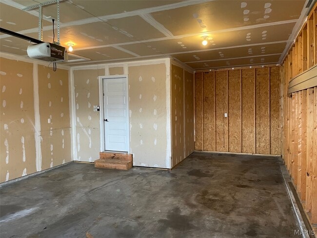 Building Photo - 32 Rolling Rock Creek Ct
